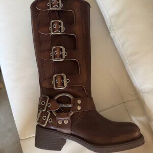 New in Box MIU MIU Buckle Harness Boots - size 37